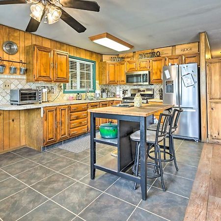 Pine Cabin In The Woods With Yard And Grill! Zewnętrze zdjęcie